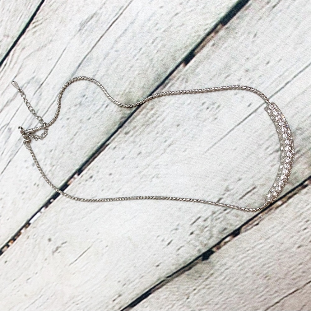Necklace with glittering stones